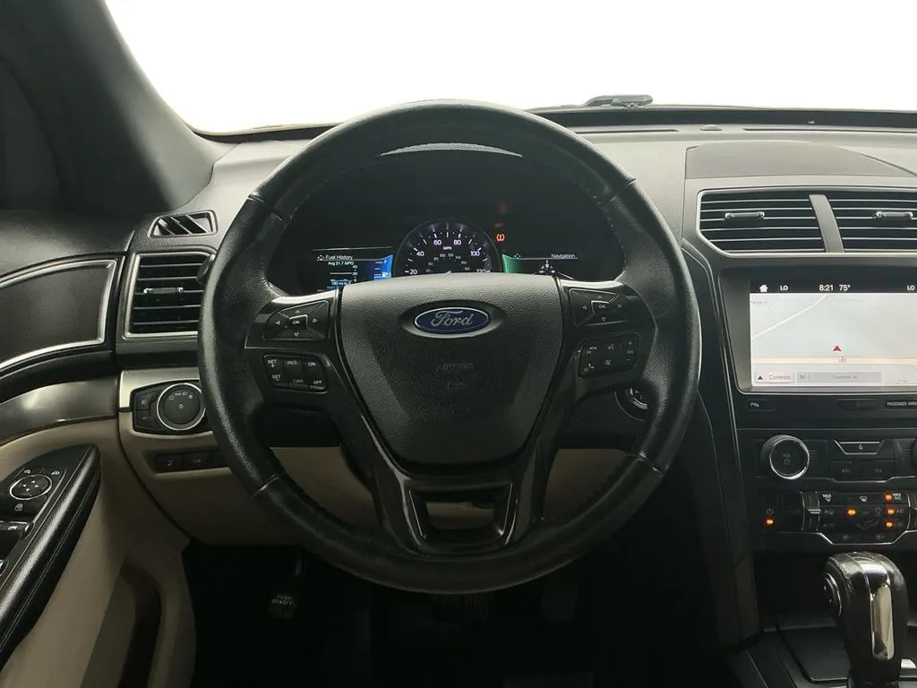 2018 Ford Explorer XLT thumbnail 18