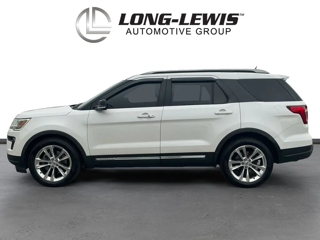 2018 Ford Explorer XLT thumbnail 2