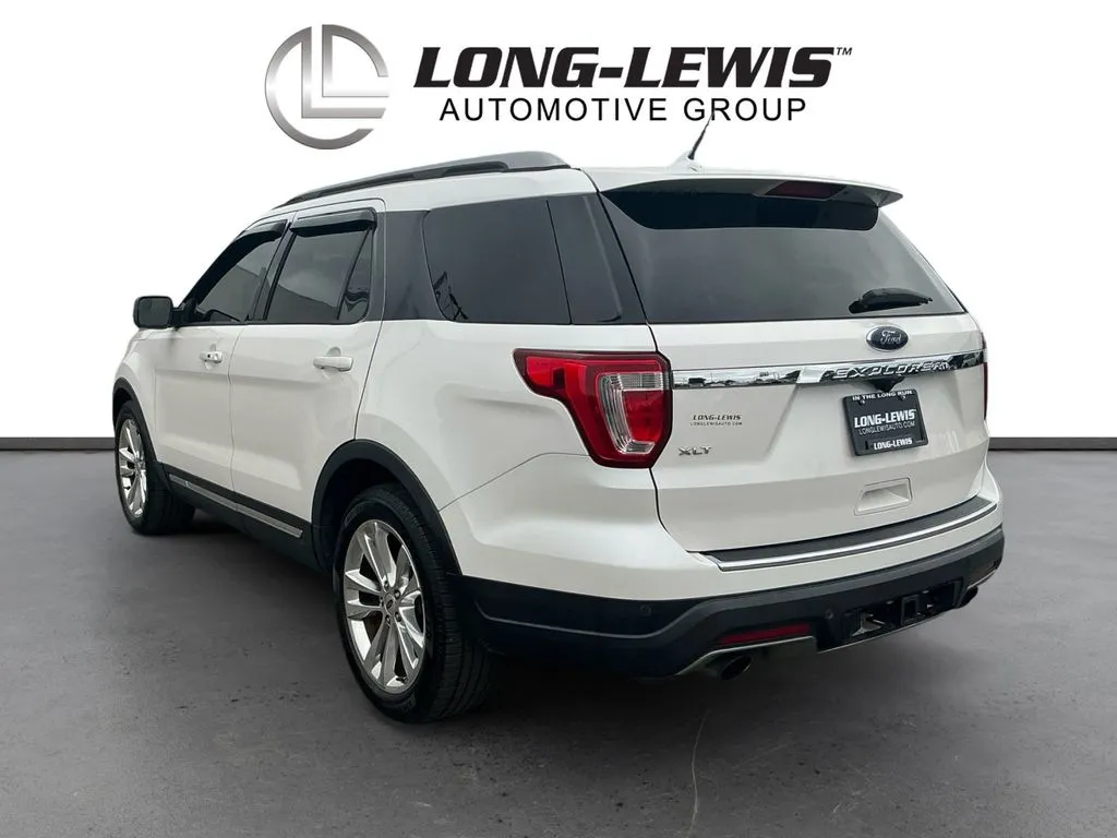2018 Ford Explorer XLT thumbnail 4