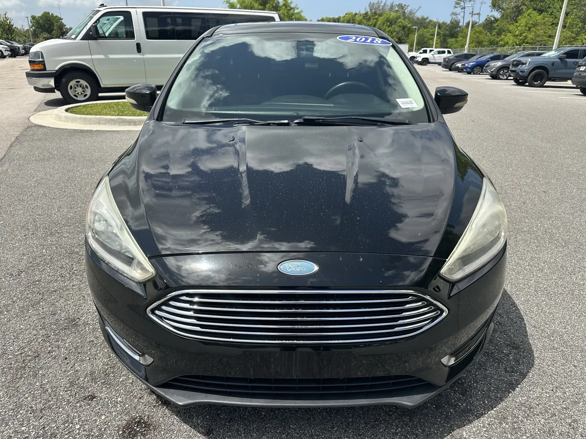2018 Ford Focus Titanium thumbnail 2
