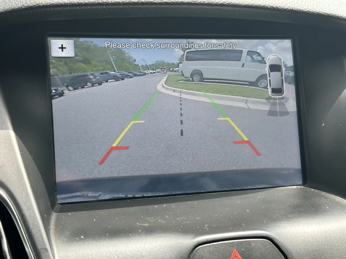 2018 Ford Focus Titanium thumbnail 24