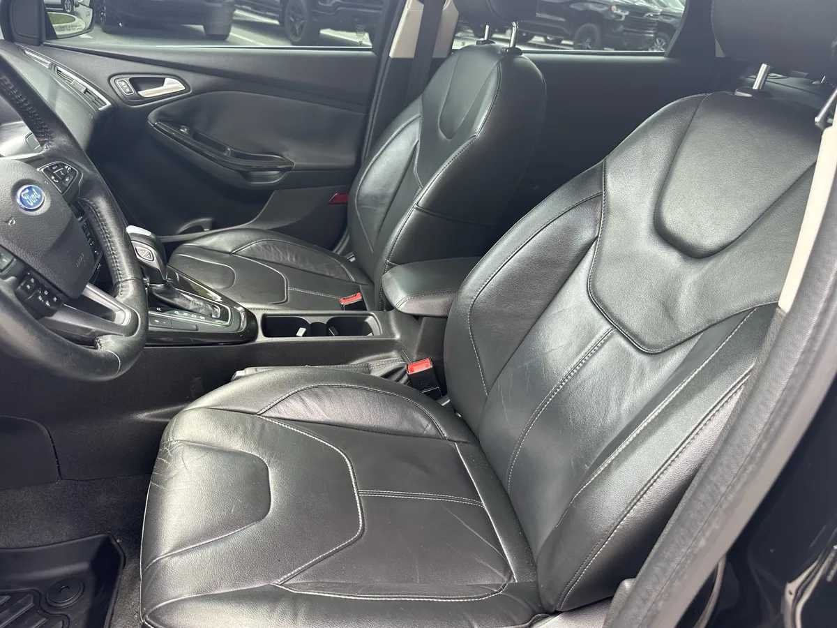 2018 Ford Focus Titanium thumbnail 28