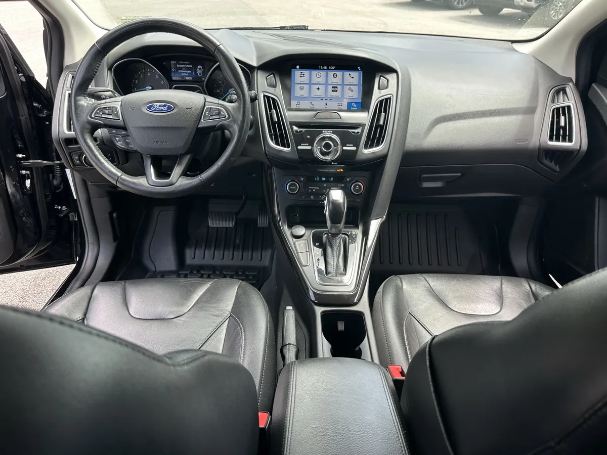 2018 Ford Focus Titanium thumbnail 29