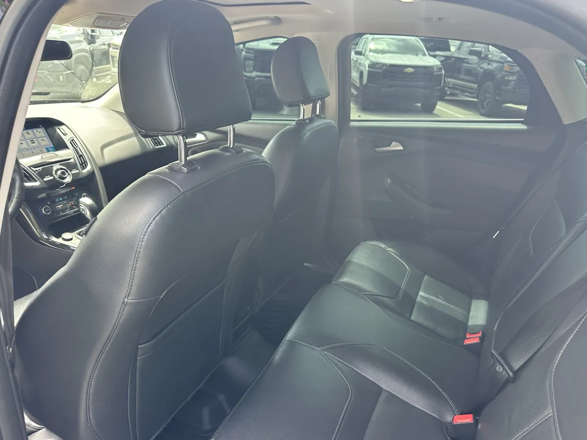 2018 Ford Focus Titanium thumbnail 30