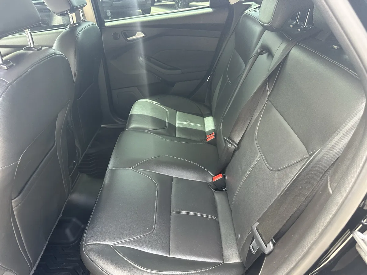 2018 Ford Focus Titanium thumbnail 31