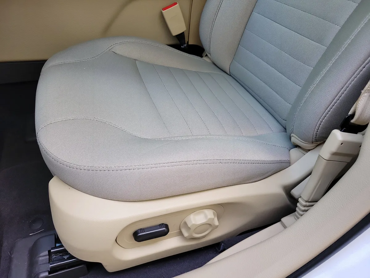 2018 Ford Taurus SE thumbnail 10