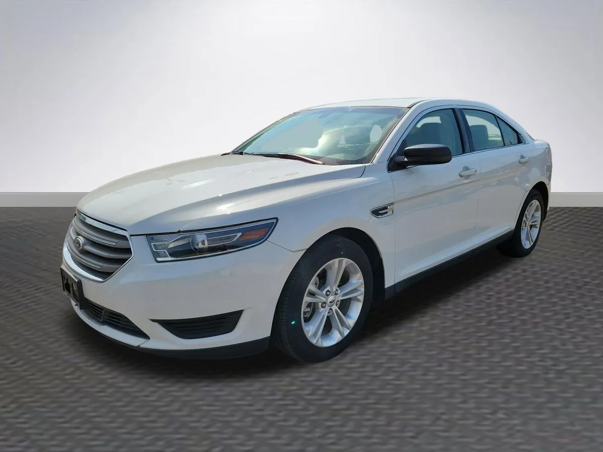 2018 Ford Taurus SE thumbnail 3