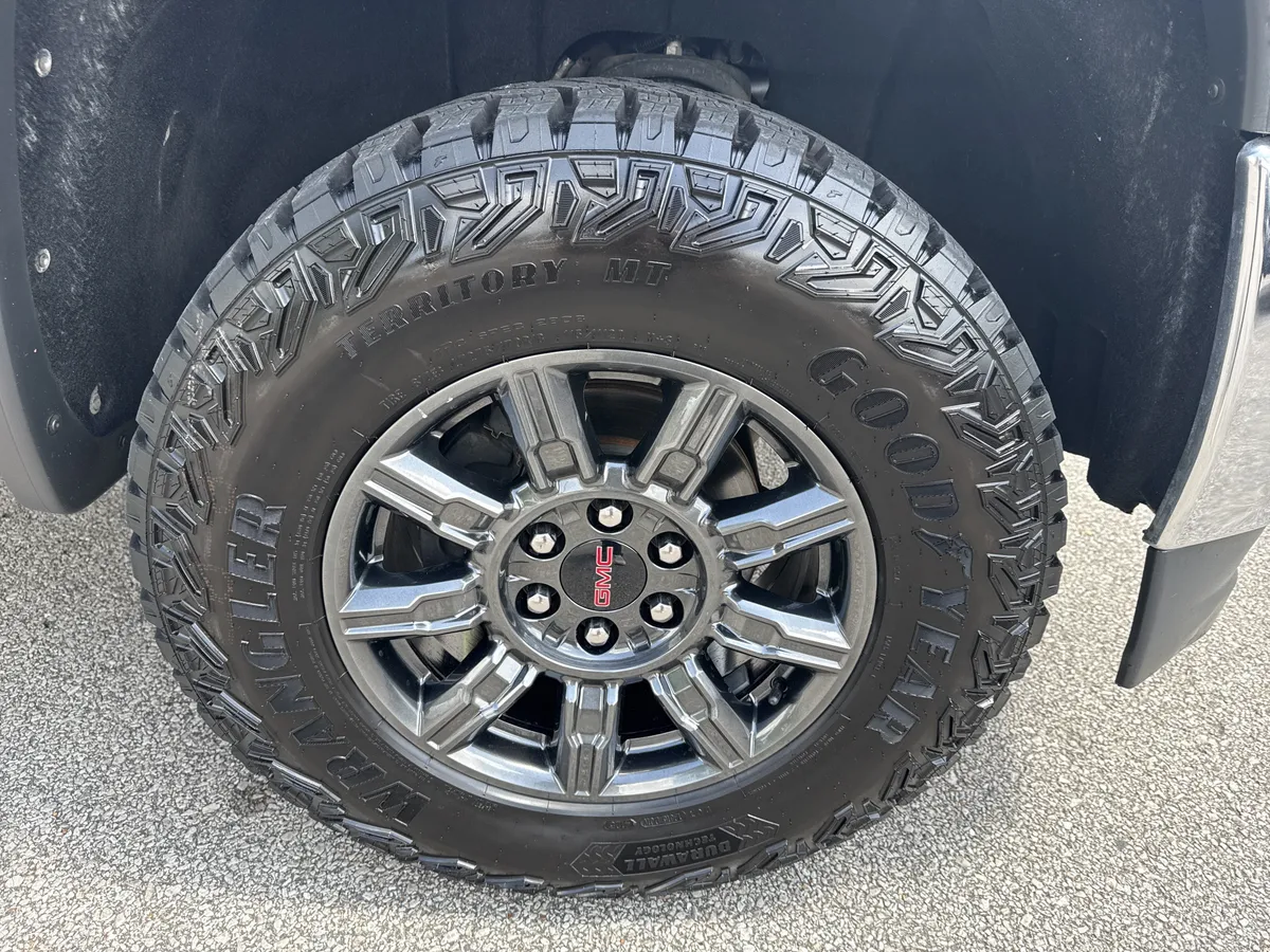 2018 GMC Sierra 1500 SLT thumbnail 12