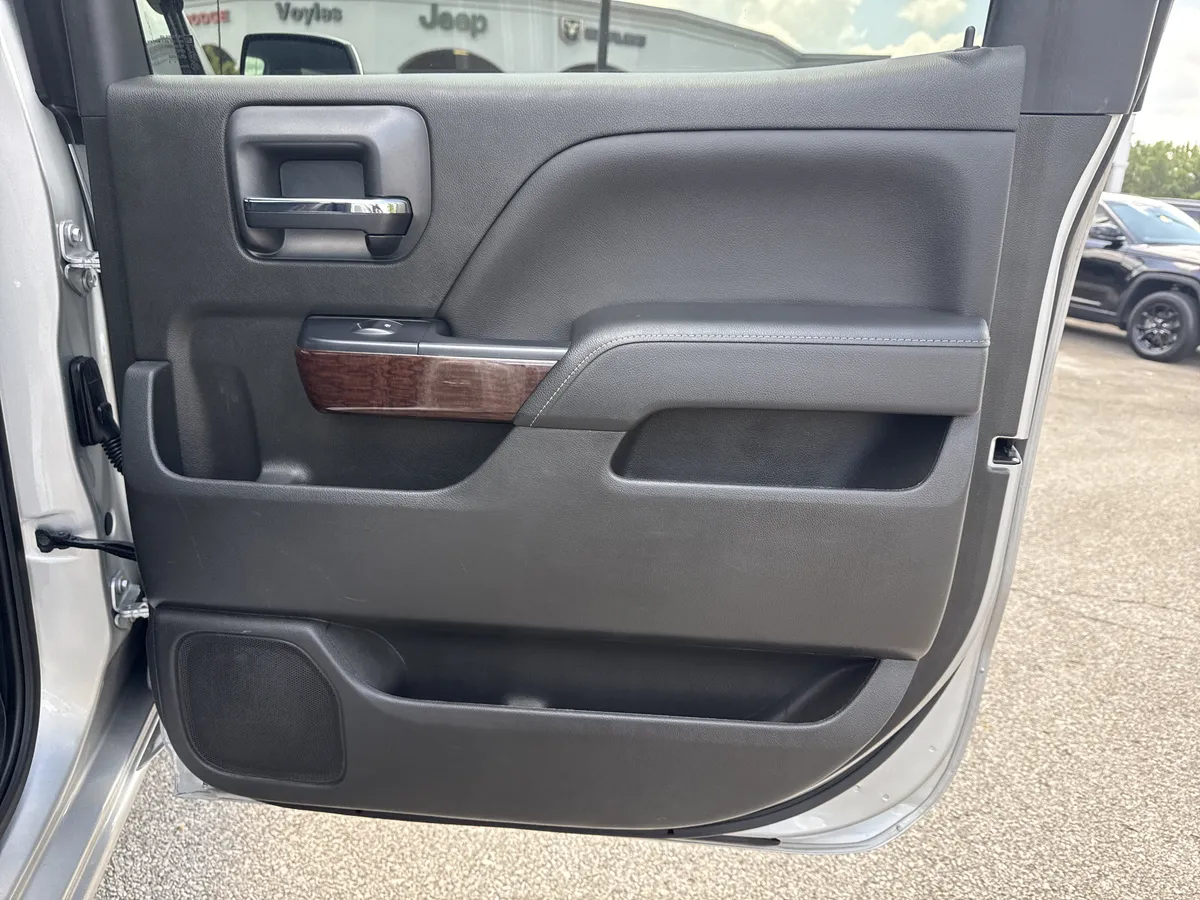 2018 GMC Sierra 1500 SLT thumbnail 16