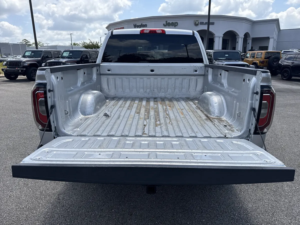 2018 GMC Sierra 1500 SLT thumbnail 18