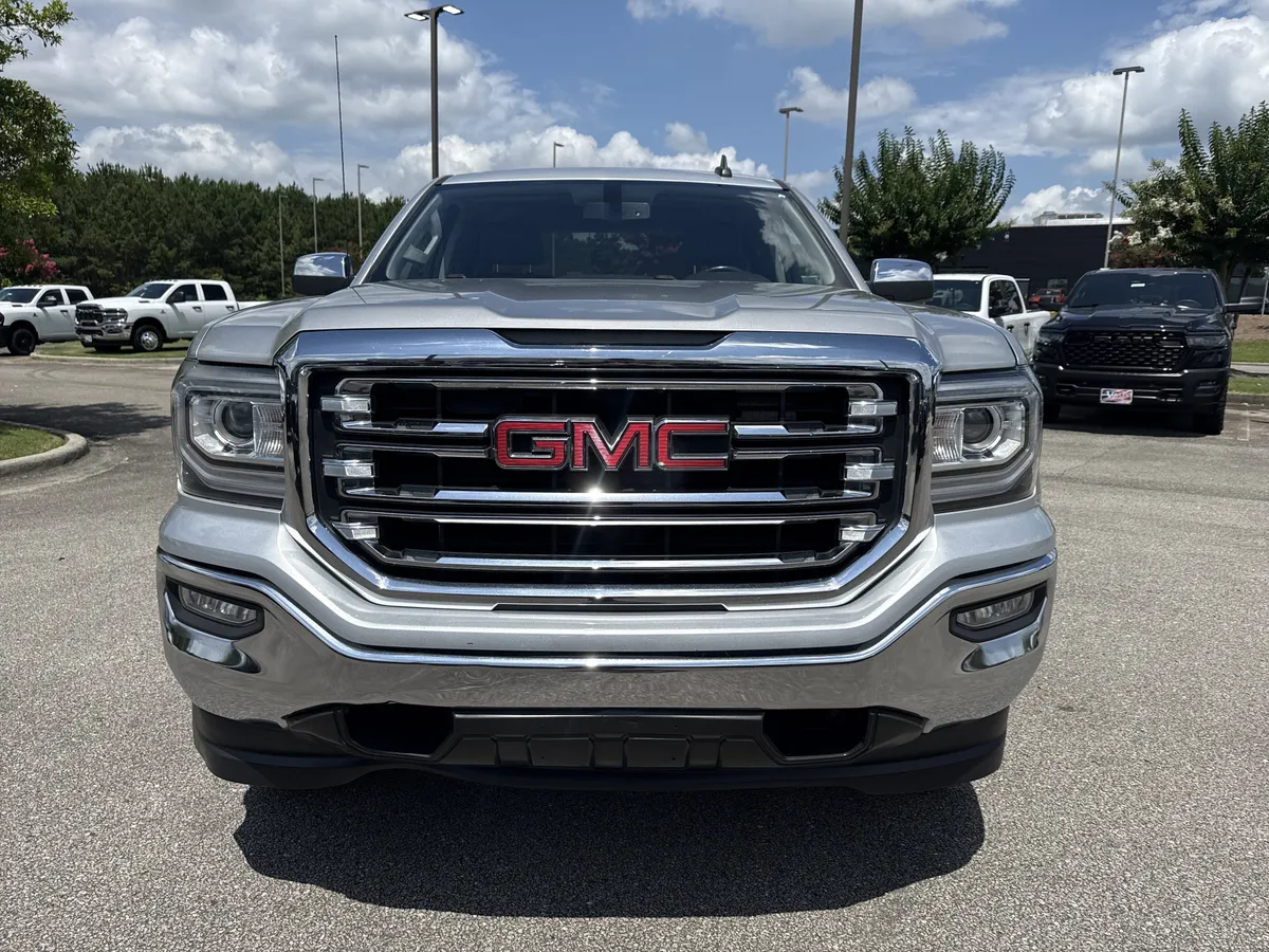 2018 GMC Sierra 1500 SLT thumbnail 2