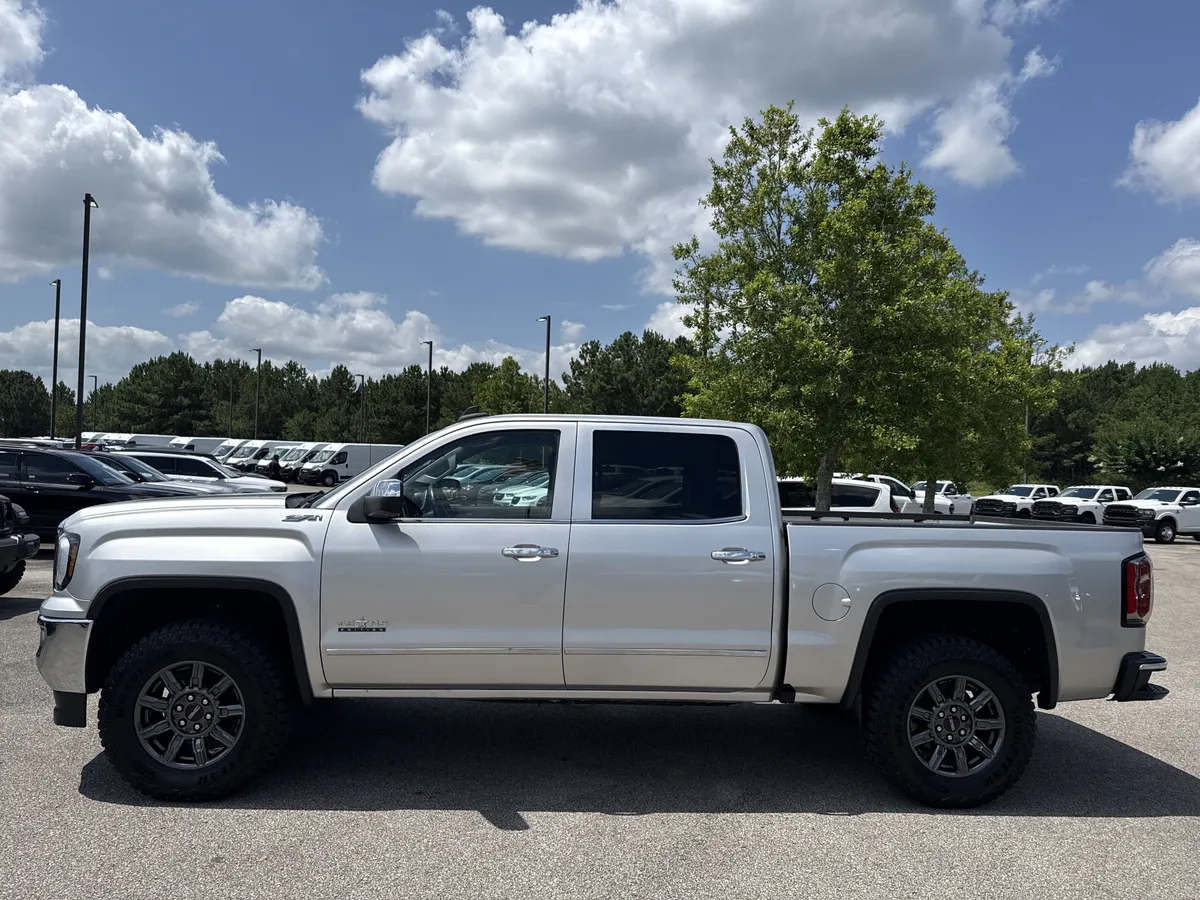 2018 GMC Sierra 1500 SLT thumbnail 4