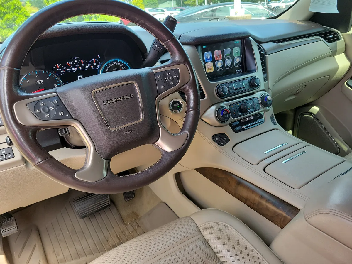 2018 GMC Yukon Denali thumbnail 12