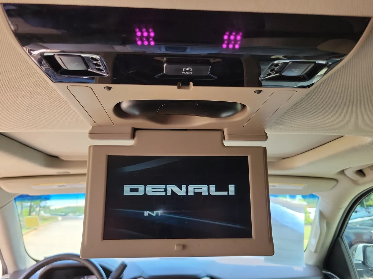 2018 GMC Yukon Denali thumbnail 19