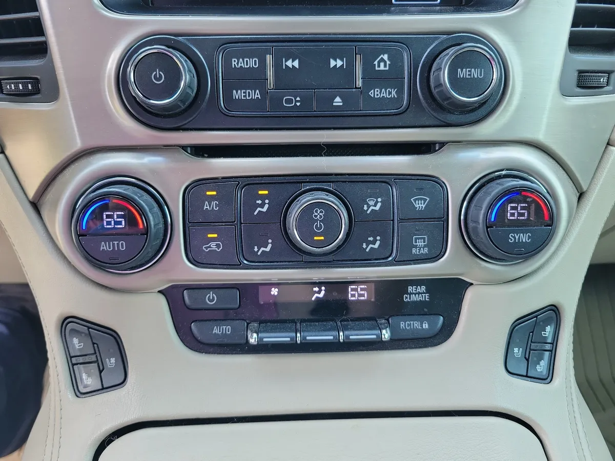 2018 GMC Yukon Denali thumbnail 23