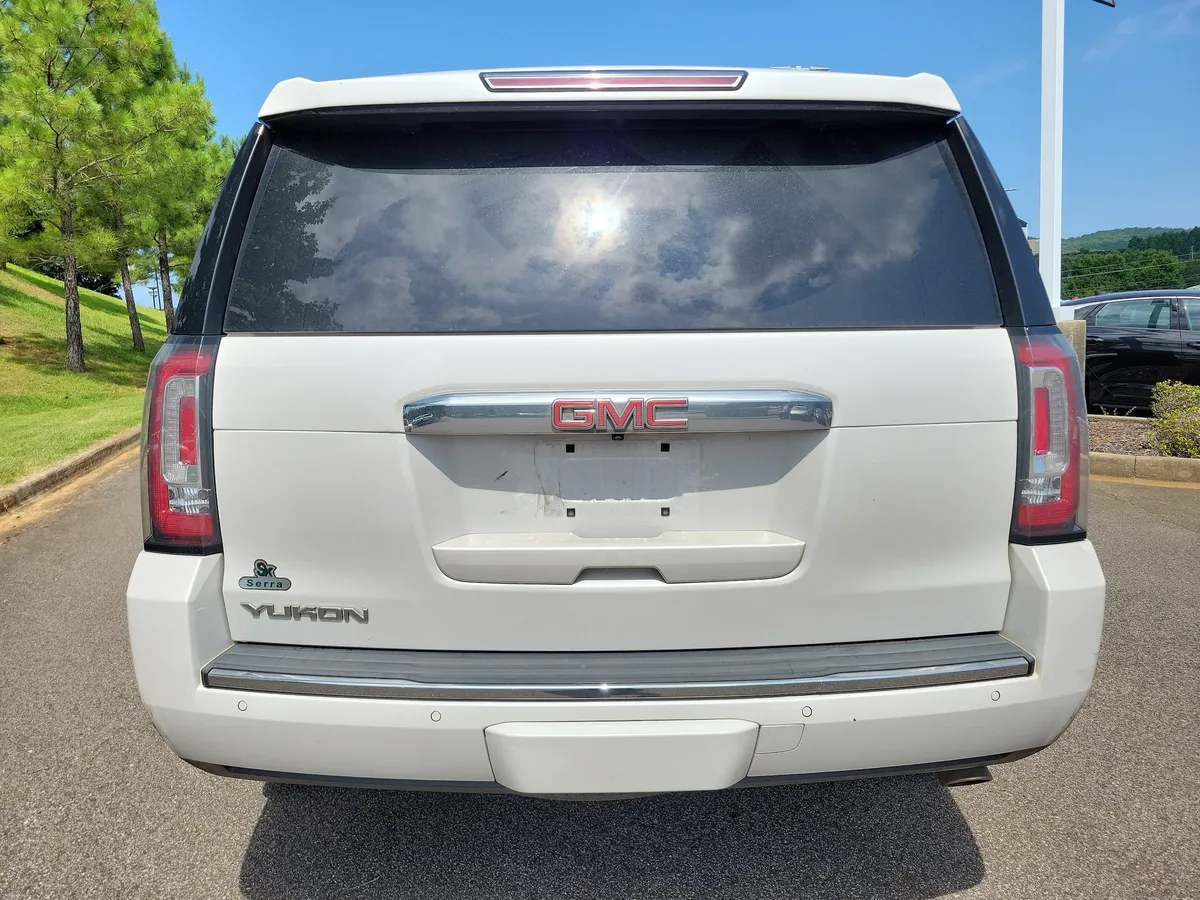 2018 GMC Yukon Denali thumbnail 4