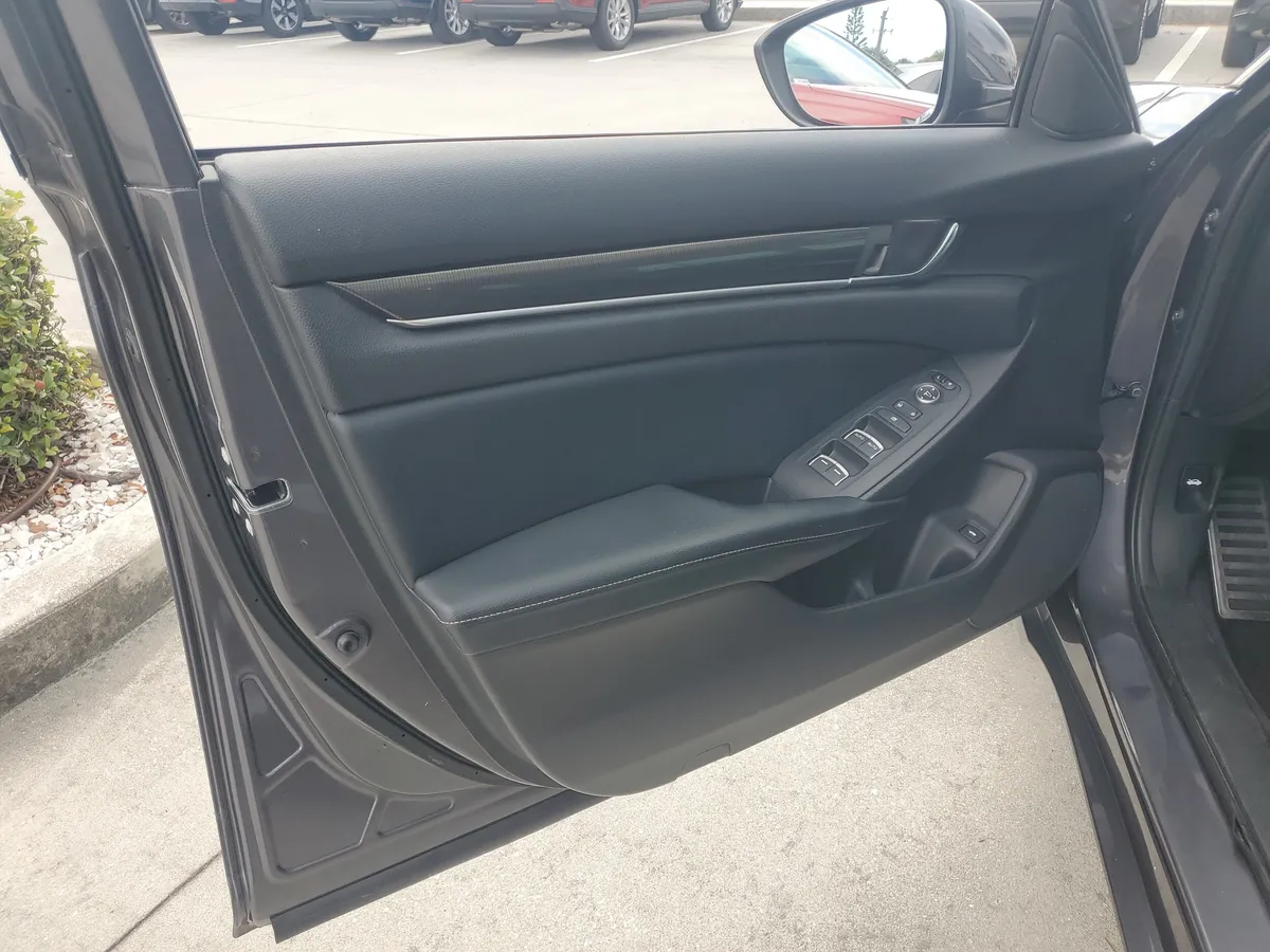 2018 Honda Accord Sedan Sport 1.5T thumbnail 23