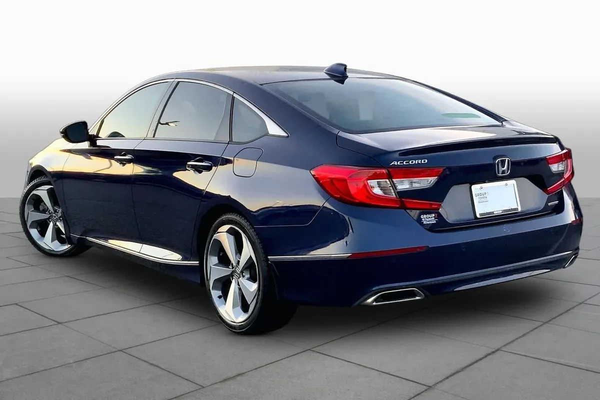 2018 Honda Accord Sedan Touring 1.5T thumbnail 12