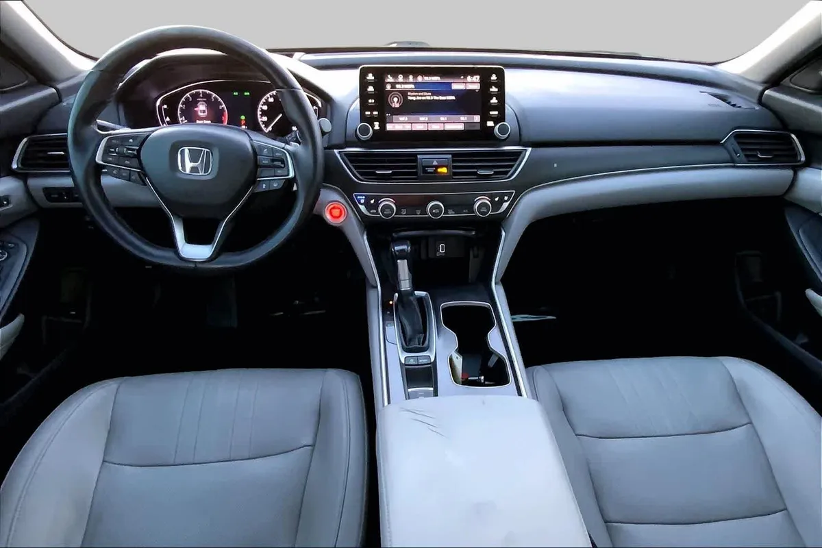 2018 Honda Accord Sedan Touring 1.5T thumbnail 15