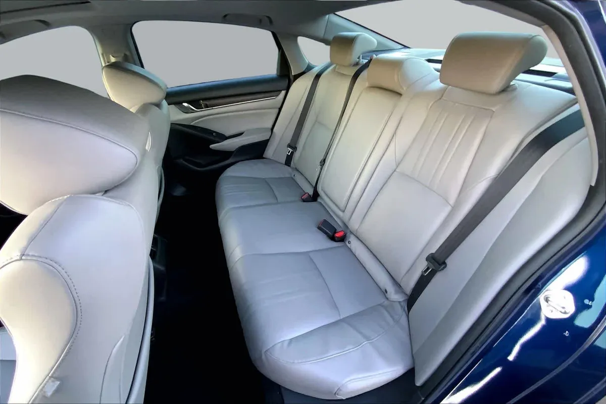 2018 Honda Accord Sedan Touring 1.5T thumbnail 20