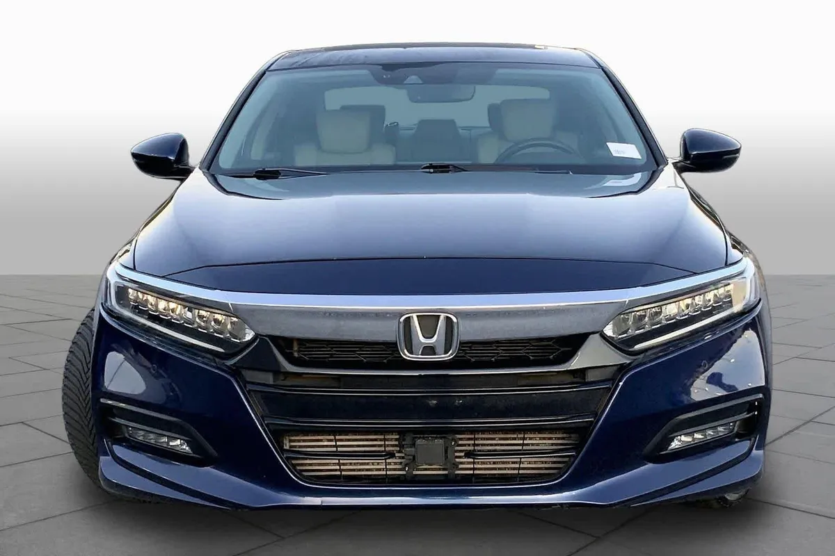 2018 Honda Accord Sedan Touring 1.5T thumbnail 4