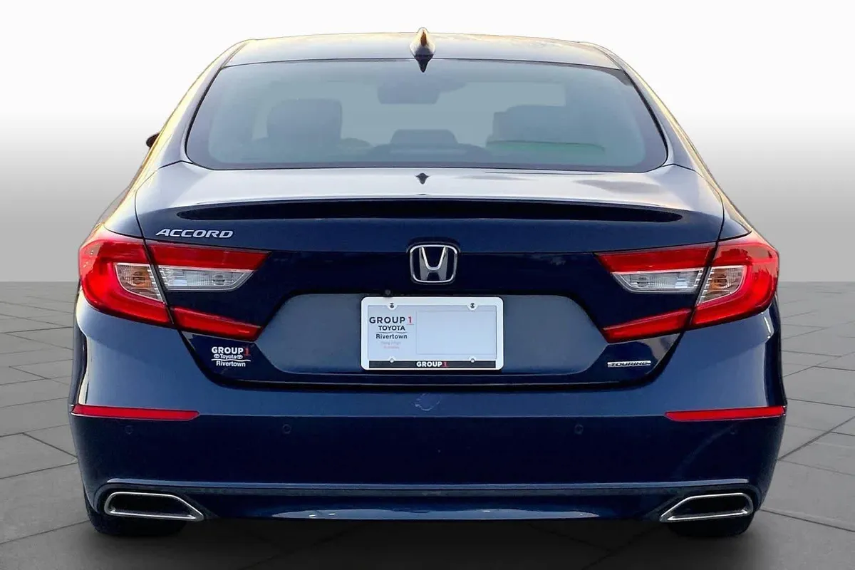 2018 Honda Accord Sedan Touring 1.5T thumbnail 5
