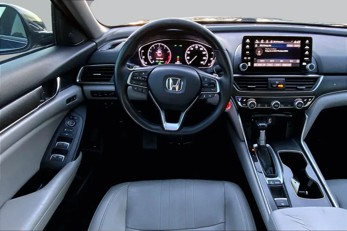 2018 Honda Accord Sedan Touring 1.5T thumbnail 6