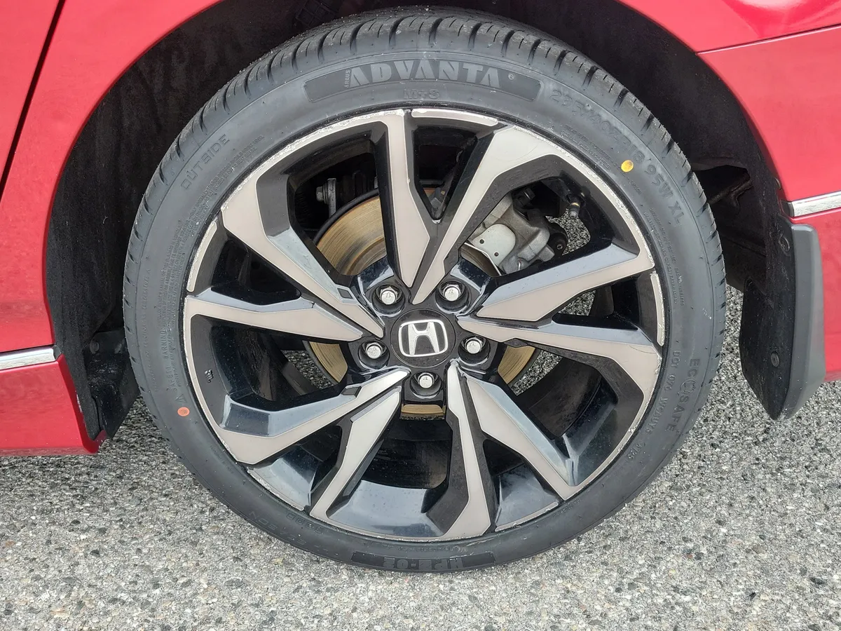2018 Honda Accord Touring 1.5T thumbnail 12