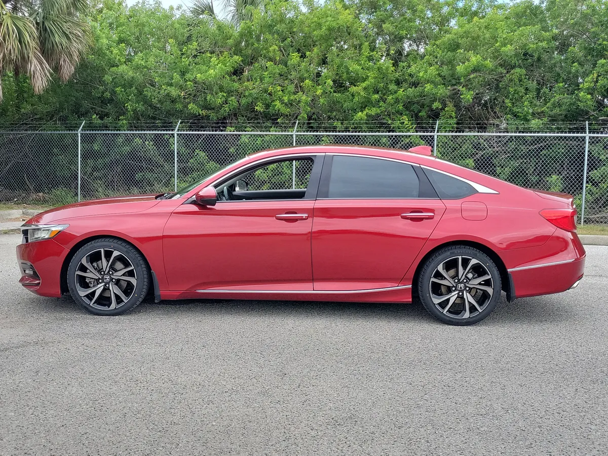2018 Honda Accord Touring 1.5T thumbnail 6