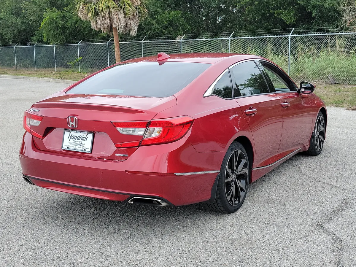 2018 Honda Accord Touring 1.5T thumbnail 9