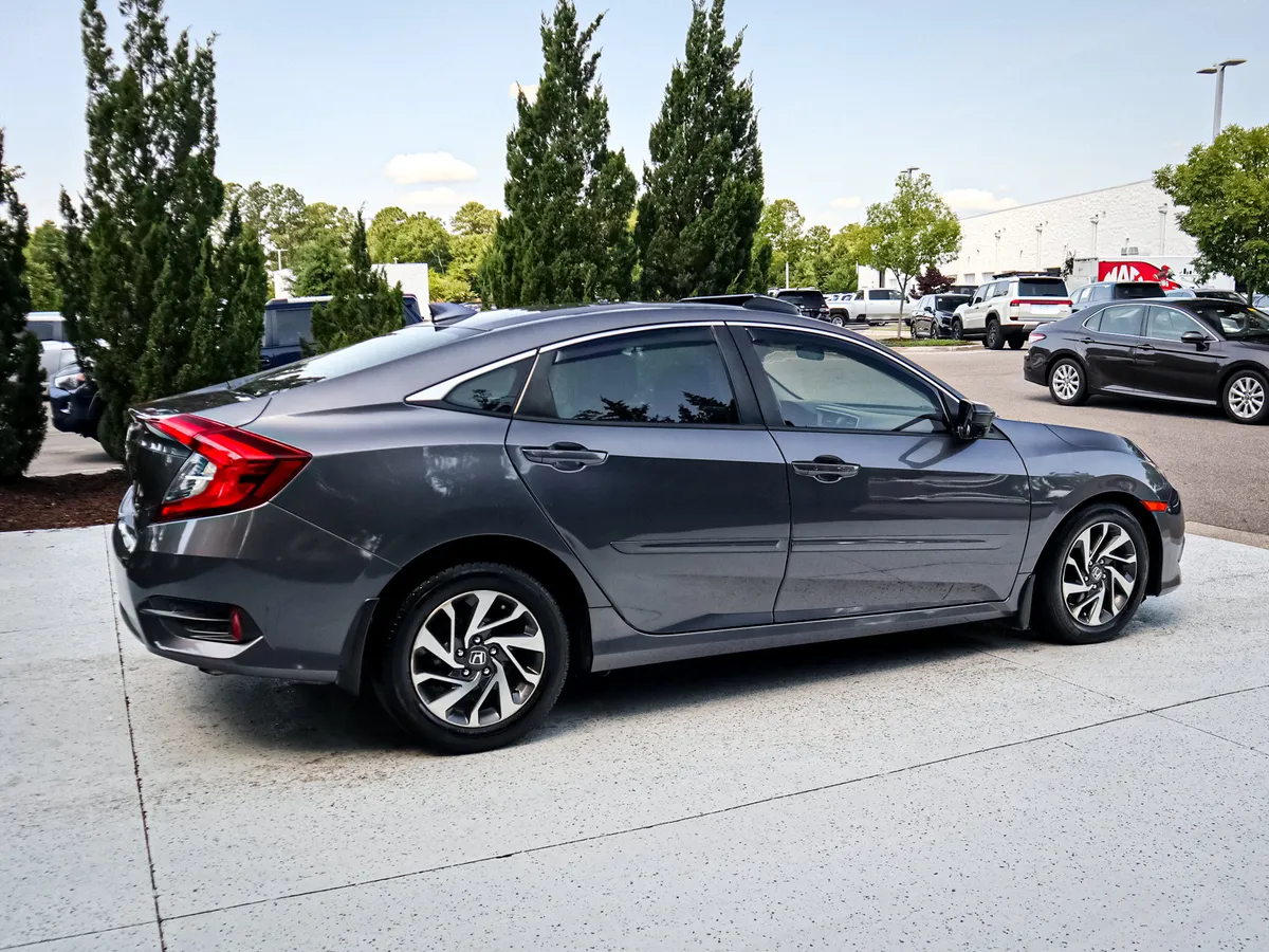 2018 Honda Civic EX thumbnail 10