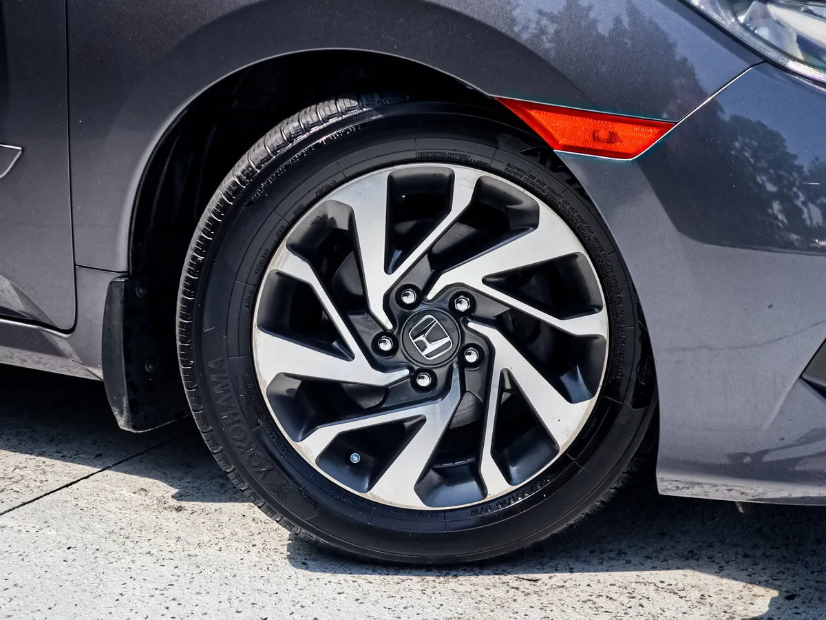 2018 Honda Civic EX thumbnail 12