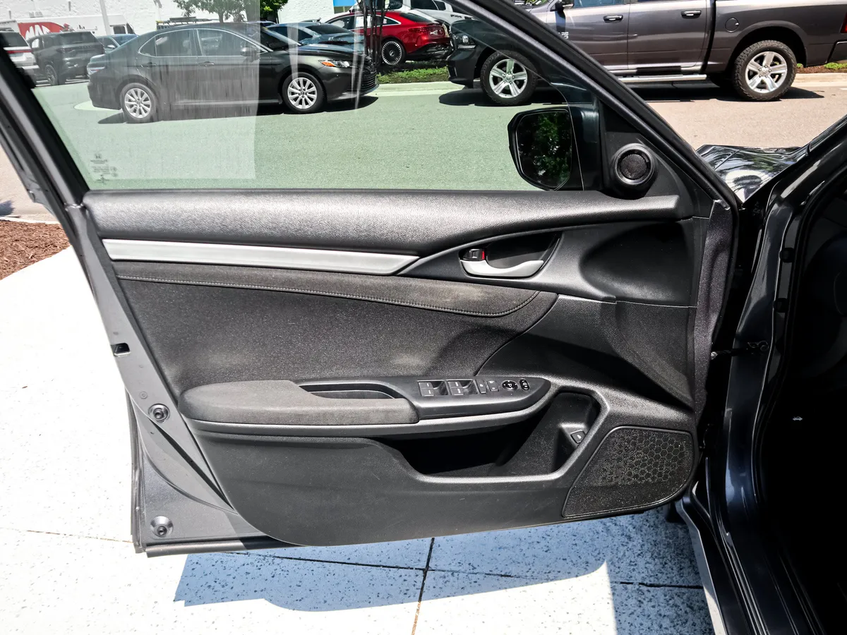 2018 Honda Civic EX thumbnail 13