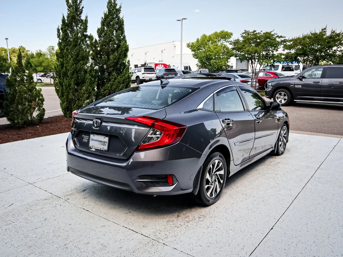 2018 Honda Civic EX thumbnail 9