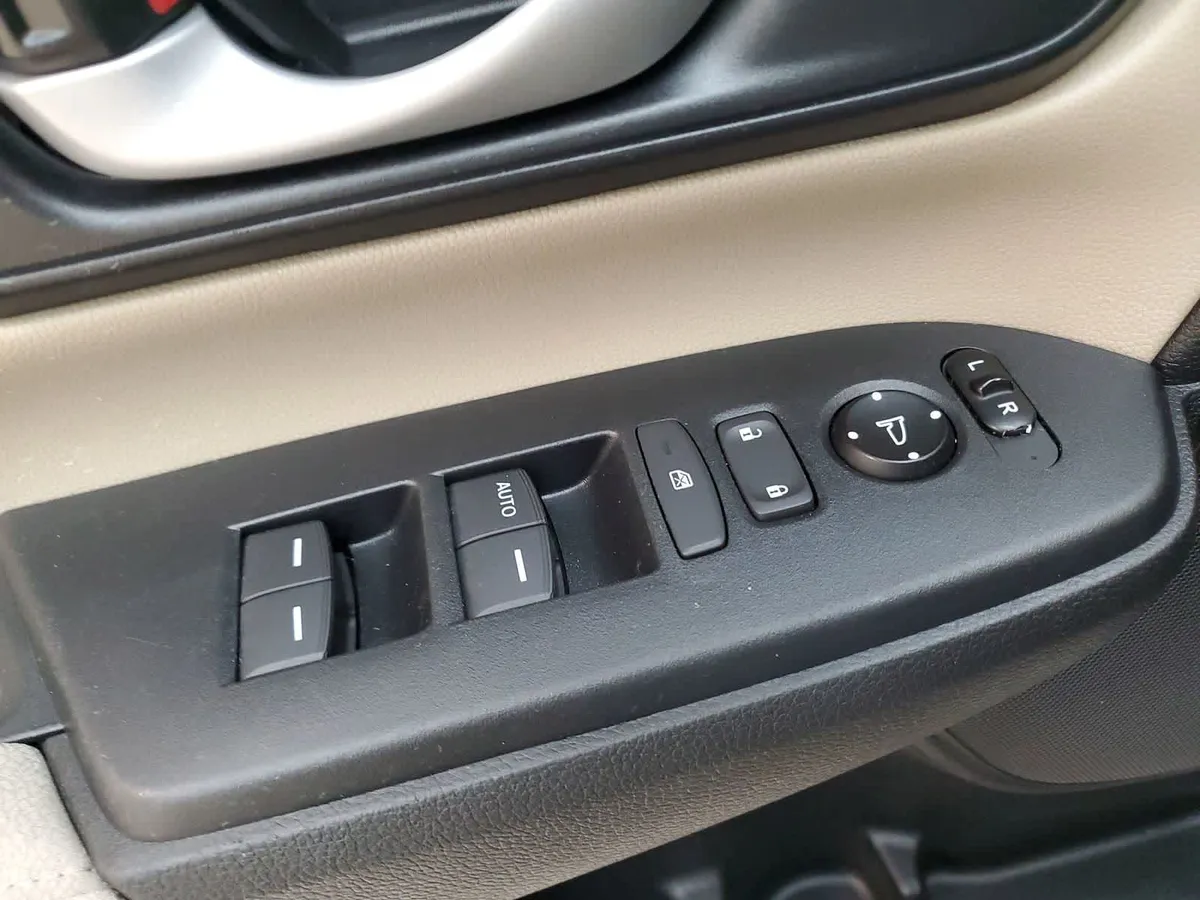 2018 Honda CR-V LX 2WD thumbnail 14