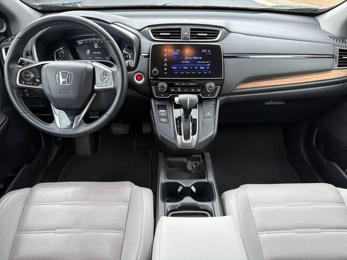 2018 Honda CR-V Touring thumbnail 2