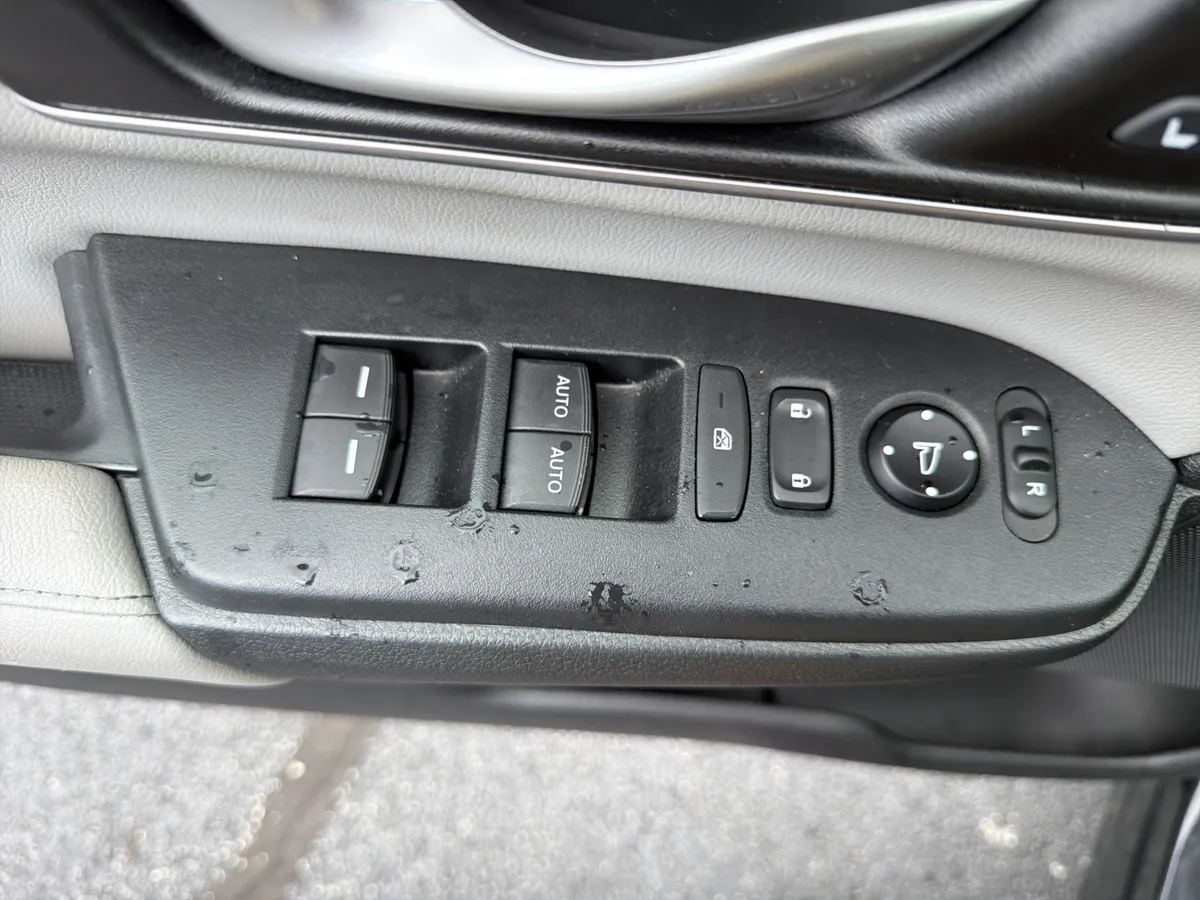 2018 Honda CR-V Touring thumbnail 22