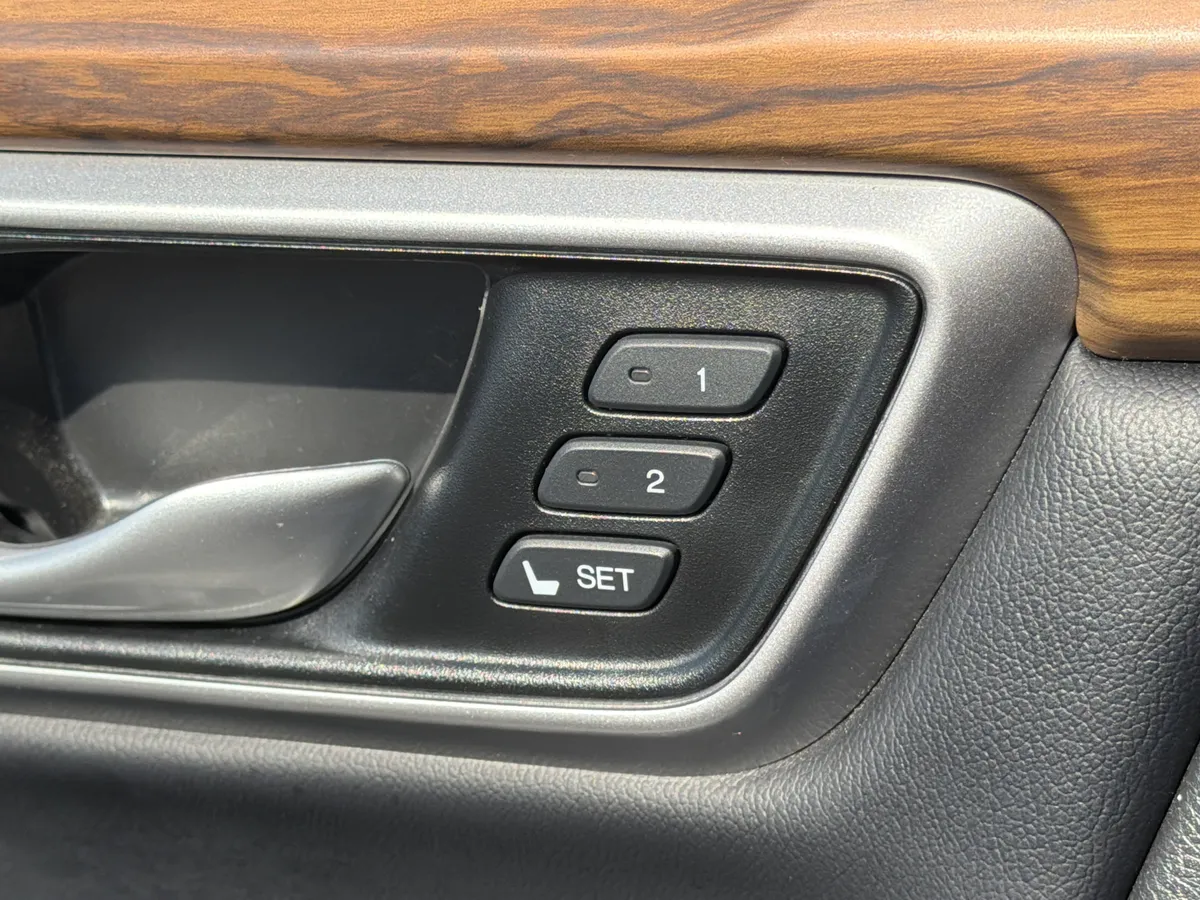 2018 Honda CR-V Touring thumbnail 15