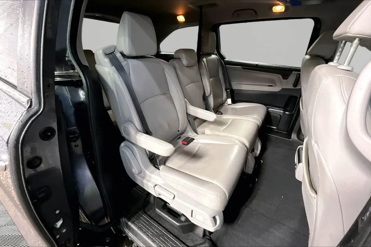 2018 Honda Odyssey EX-L thumbnail 19