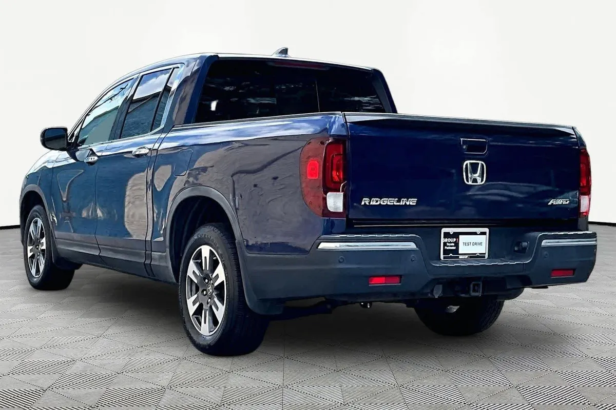 2018 Honda Ridgeline RTL-E thumbnail 11