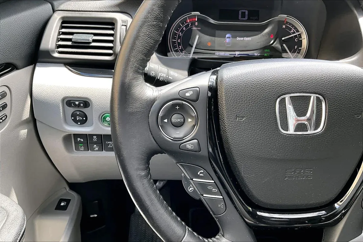 2018 Honda Ridgeline RTL-E thumbnail 23