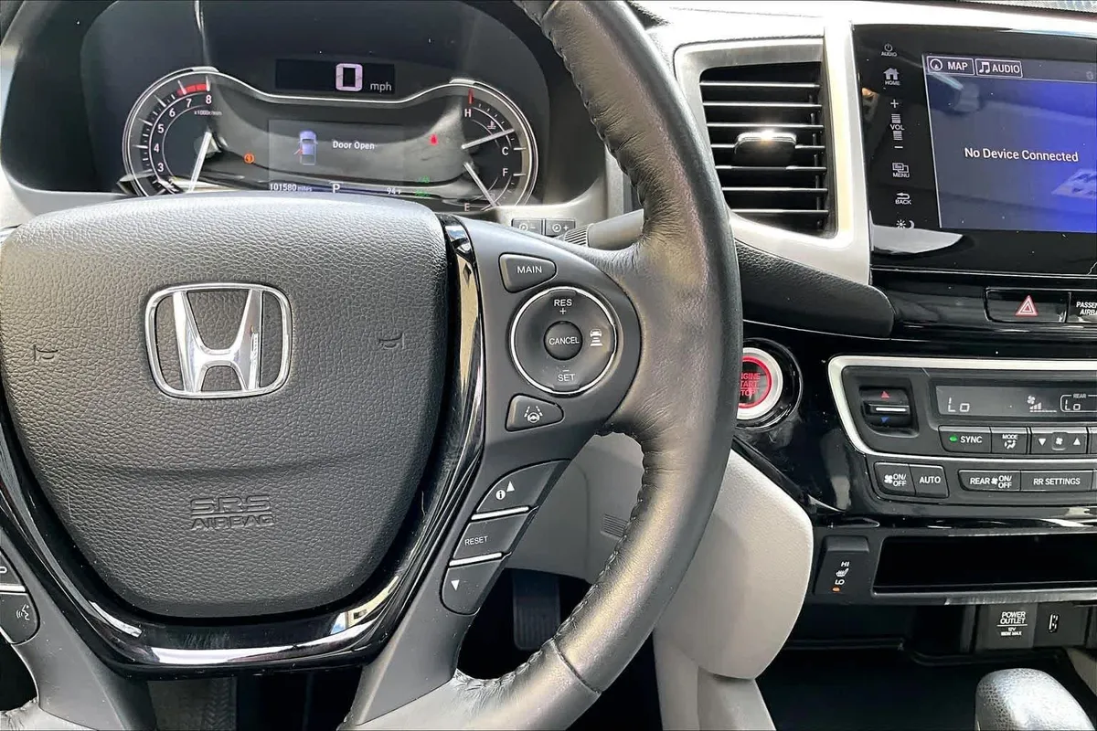2018 Honda Ridgeline RTL-E thumbnail 24