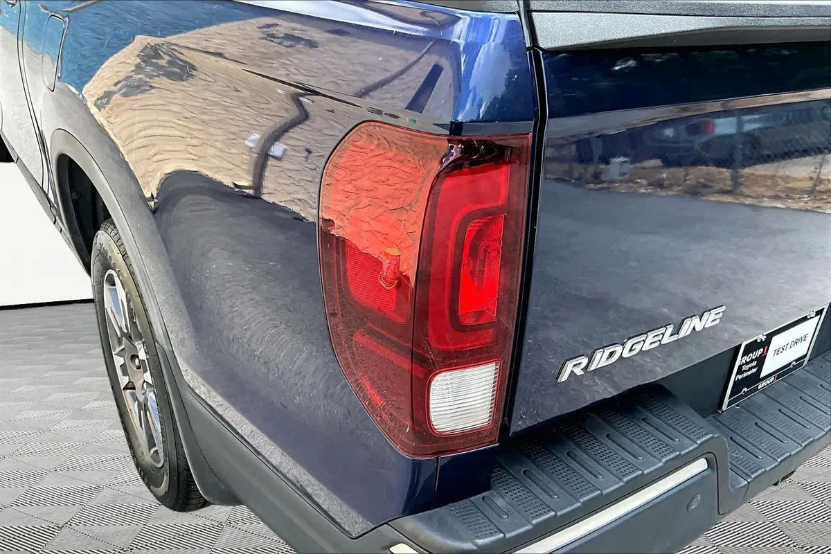 2018 Honda Ridgeline RTL-E thumbnail 28