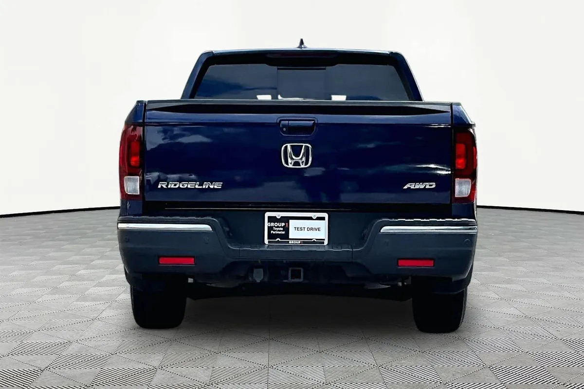 2018 Honda Ridgeline RTL-E thumbnail 4