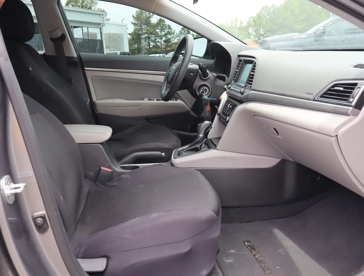 2018 Hyundai Elantra SEL thumbnail 19