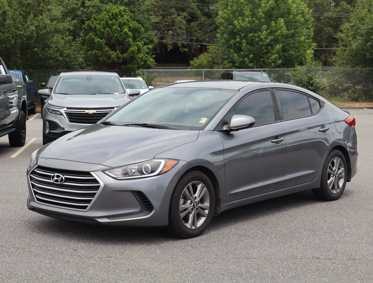 2018 Hyundai Elantra SEL thumbnail 4