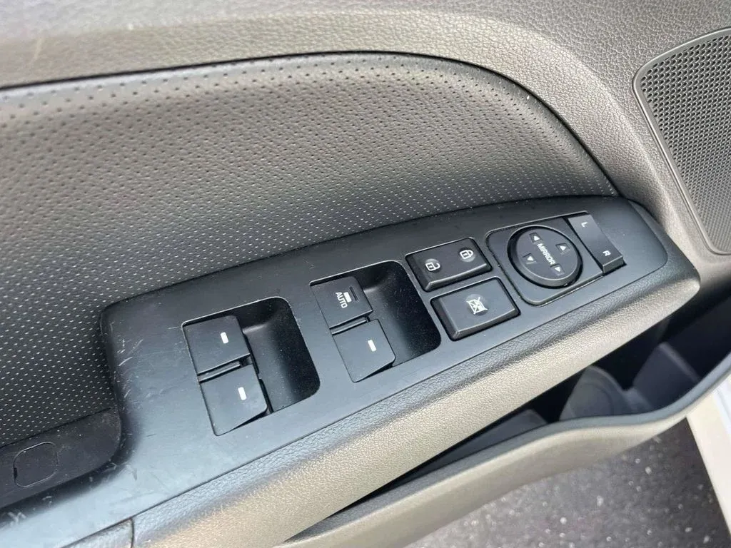 2018 Hyundai Elantra Sport thumbnail 15