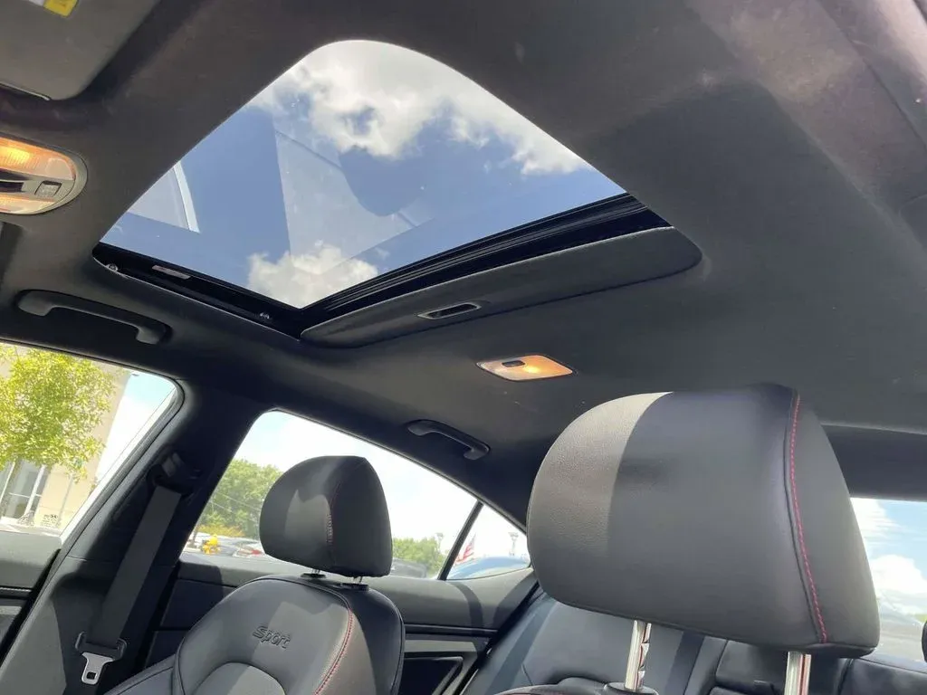 2018 Hyundai Elantra Sport thumbnail 16