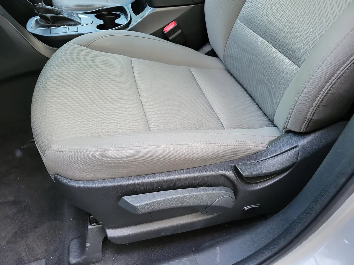 2018 Hyundai Santa Fe Sport 2.4L thumbnail 10