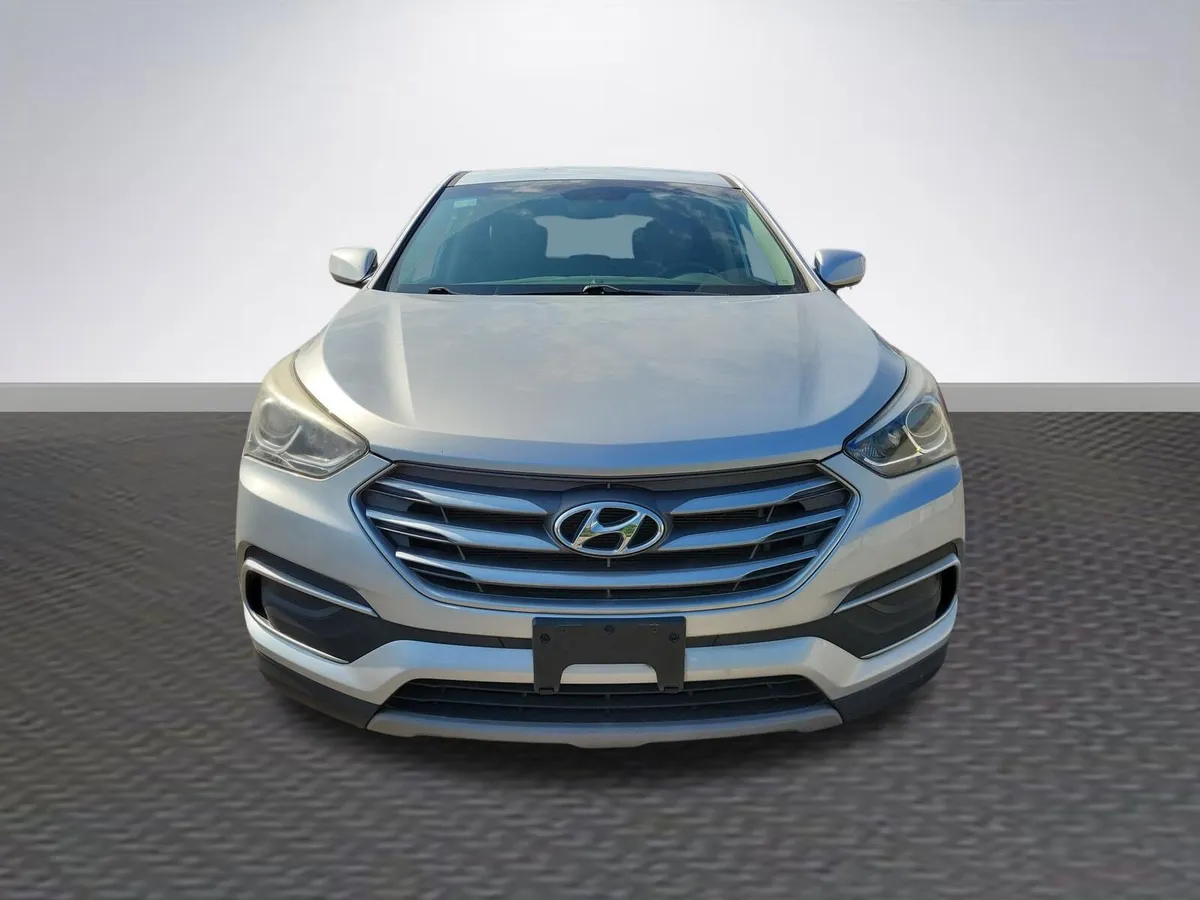 2018 Hyundai Santa Fe Sport 2.4L thumbnail 2